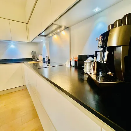 Liv Homes Gambetta Apartmán *