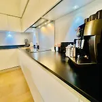 Liv Homes Gambetta Διαμέρισμα *