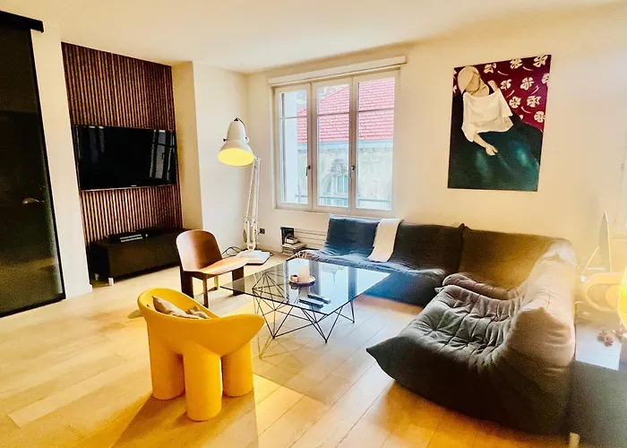 Liv Homes Gambetta Apartment